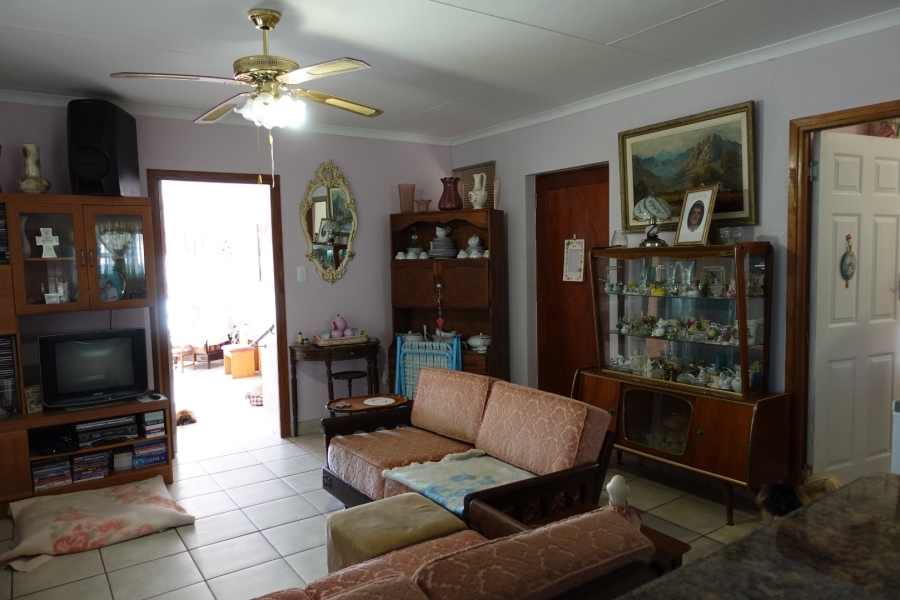 5 Bedroom Property for Sale in Fraaiuitsig Western Cape